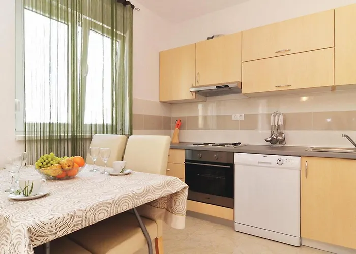 Apartament 2 Bedroom Gorgeous In Nin