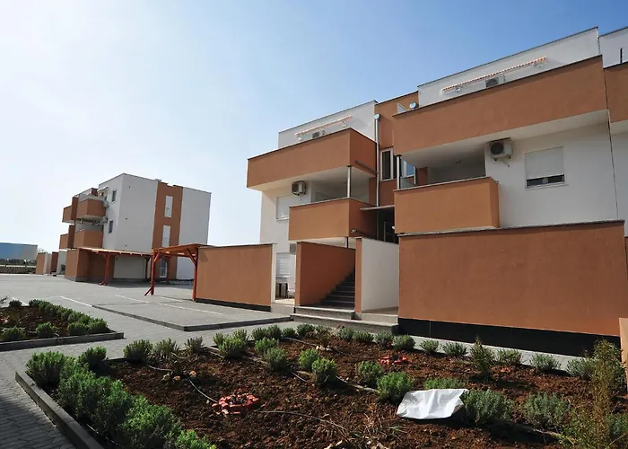 2 Bedroom Gorgeous In Apartament