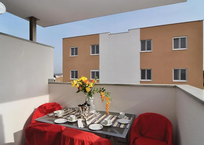 2 Bedroom Gorgeous In * Nin