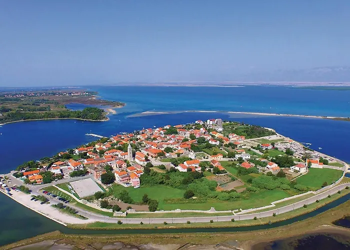 2 Bedroom Gorgeous In Apartament Nin