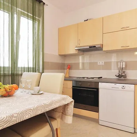 Apartamento 2 Bedroom Gorgeous In Nin