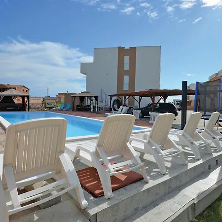 2 Bedroom Gorgeous In