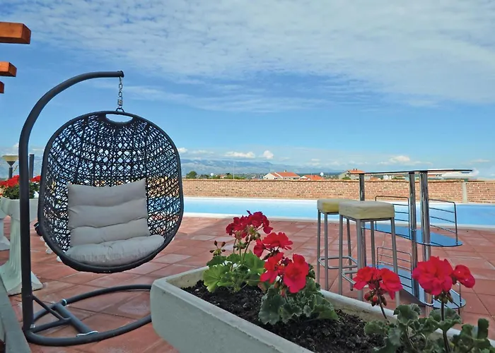 Апартаменты 2 Bedroom Gorgeous In