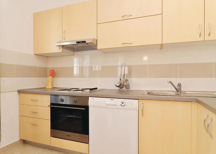 2 Bedroom Gorgeous In Apartamento Nin